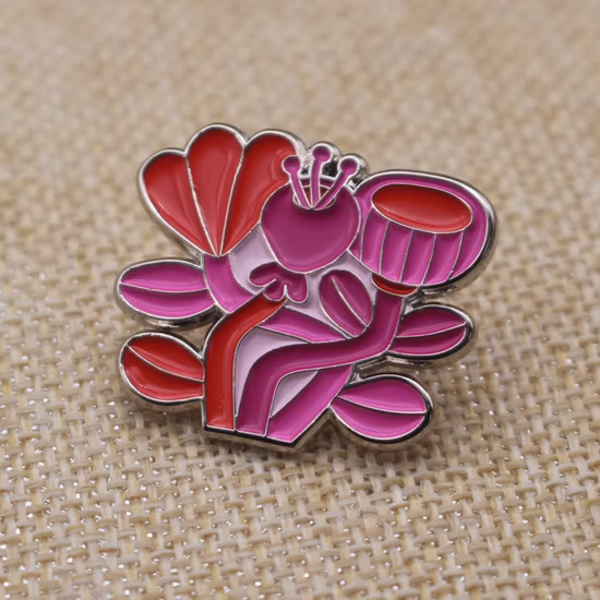 Custom Promotion Brass Brooch Souvenir Zinc Alloy Flower Logo Gold Cute Metal Craft Emblem Anime Badge Lapel Soft Enamel Pin for Promotional Gift No Minimum
